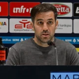 Fabregas Urges Como to Embrace Manchester United Test with Composure