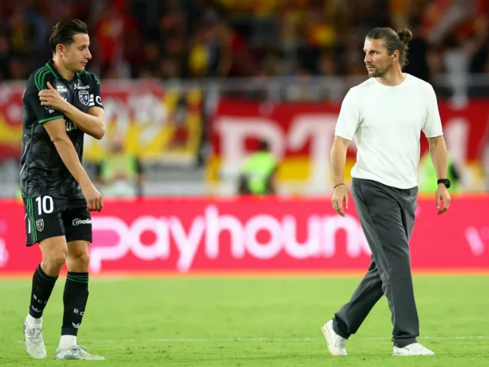 Lens Host Unbeaten Sporting in Cahuzac’s First European Test