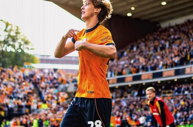 Fer López Thrives as Wolves’ Championship Promotion Push Takes Shape