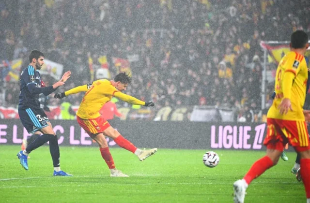 Florian Thauvin Marks 300th Ligue 1 Game with Lens Equaliser