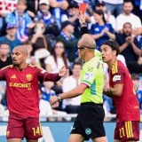 Donyell Malen Sent Off as Roma Reduced to 10 Men Against Como