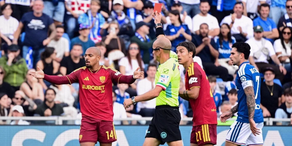 Donyell Malen Sent Off as Roma Reduced to 10 Men Against Como