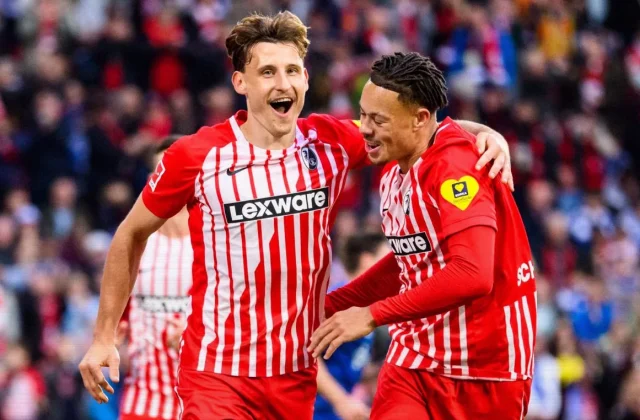 Freiburg Go Top of Bundesliga After Late Win Over Schalke 04