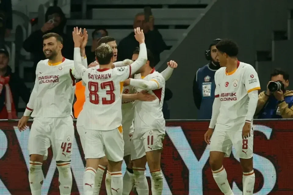 Galatasaray Rally to Beat Lille 4-2 for First Champions League Points
