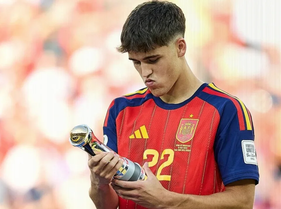 Pau Cubarsí Leads 2026 Golden Boy Award Shortlist