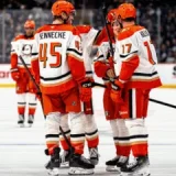 Ducks erupt for three third-period goals in 5-1 rout of Jets