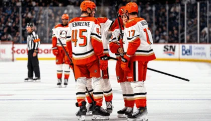 Ducks erupt for three third-period goals in 5-1 rout of Jets