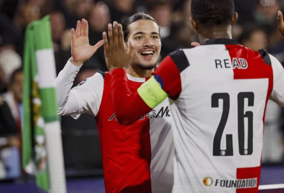 Feyenoord Fight Back to Beat Como 3-2 for First Champions League Win