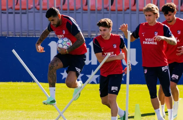 Julián Alvarez in Line to Start as Atlético Host Manchester United