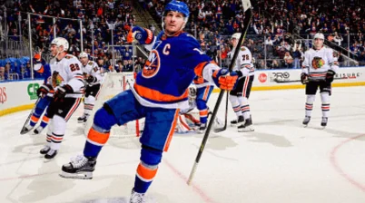 Bo Horvat Scores Twice as Islanders Beat Blackhawks 4-1