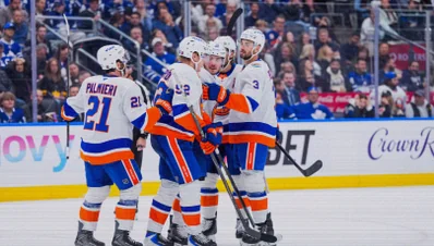 Holmstrom Scores Twice as Islanders Beat Maple Leafs 4-1