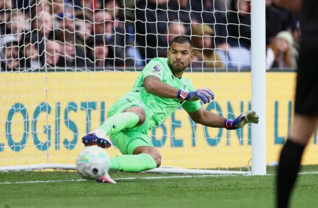 Walter Benitez Denies Nottingham Forest with Crucial Crystal Palace Save