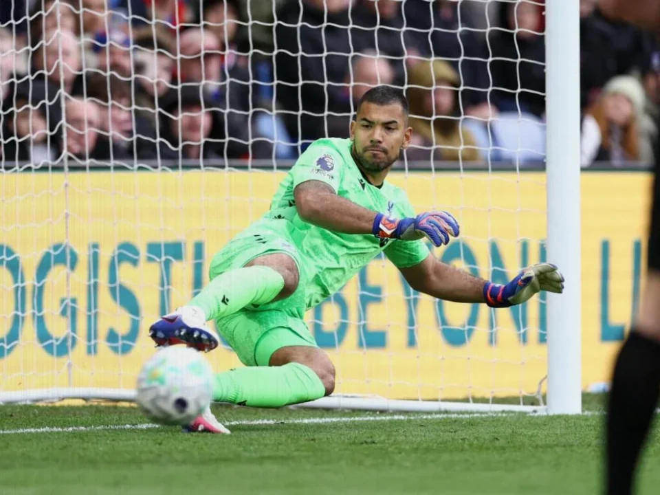 Walter Benitez Denies Nottingham Forest with Crucial Crystal Palace Save