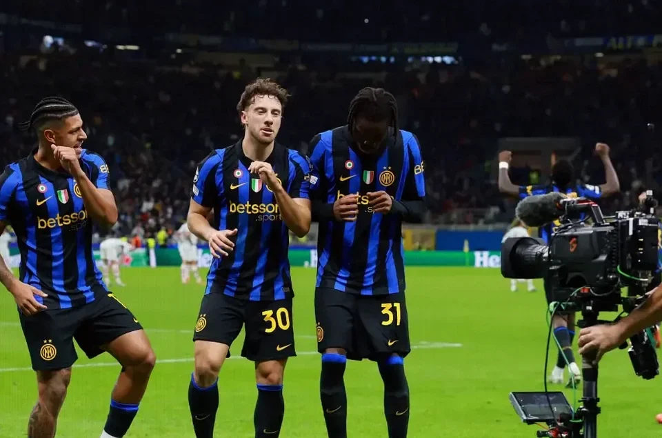 Inter Beat Shakhtar 1-0 Despite Bastoni Red Card for First League Win