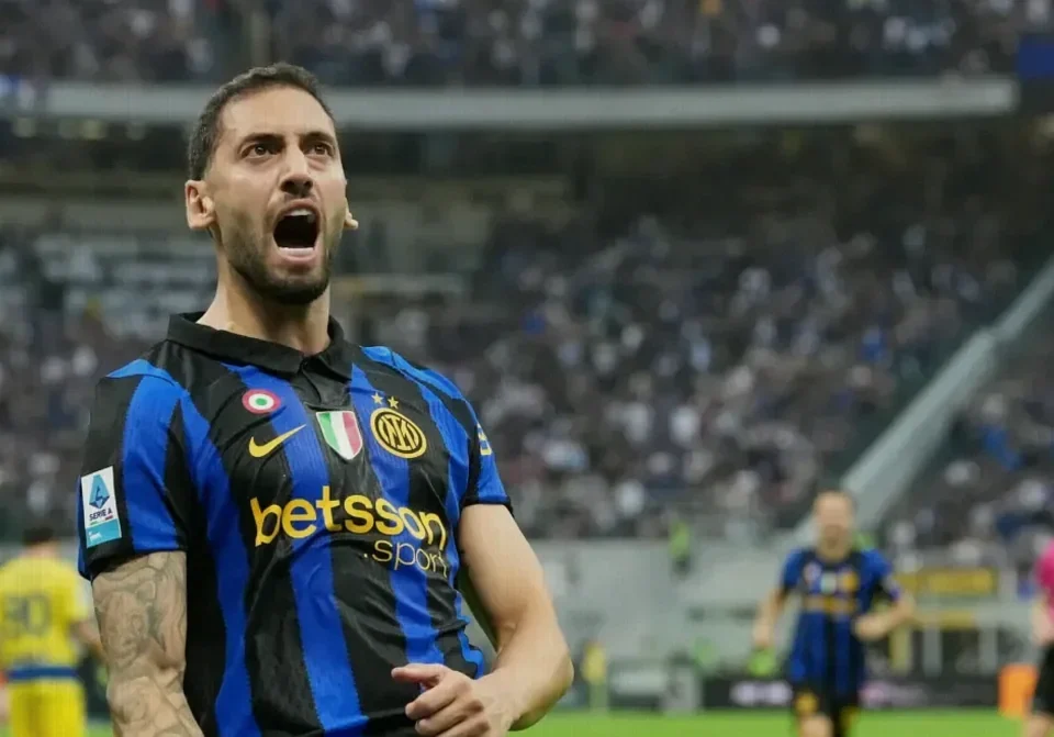 Inter Milan Cruise Past Parma to Open Three-Point Lead at the Top