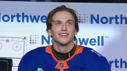 Victor Eklund Scores First NHL Goal as Islanders Rout Devils 6-0