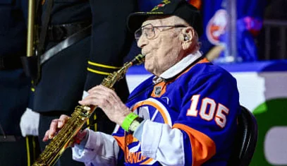 105-Year-Old Dominick Critelli Performs Anthem at Islanders Home Opener