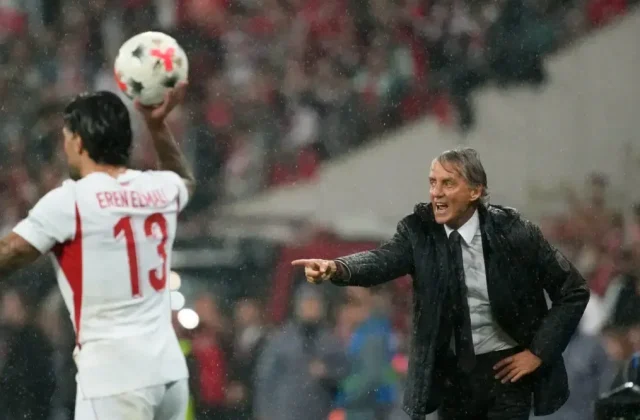 Italy Aim to Build Momentum Against Struggling Turkey