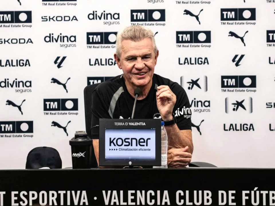 Javier Aguirre Defends Valencia Youth Policy Amid Relegation Pressure
