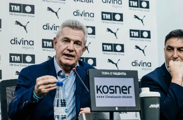 Javier Aguirre Says He Gave Valencia Players a Fierce Dressing-Room Blast