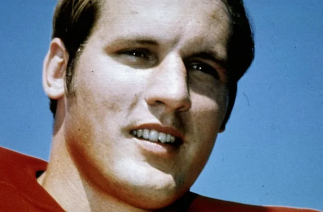 Patriots Mourn Former Center and Hall of Famer Jon Morris at 84