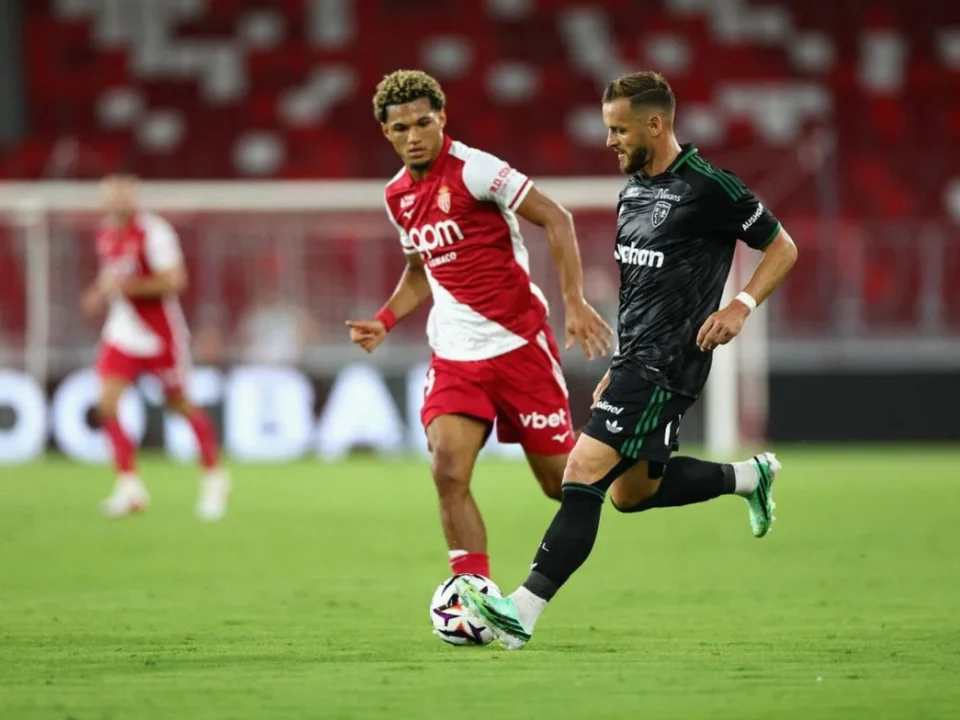 Jonathan Gradit Ready for Lens Return Against Lyon After Long Layoff