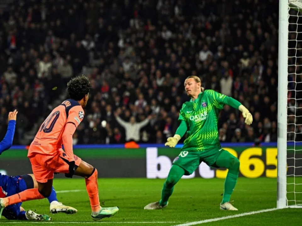 PSG’s Safonov Under Fire Despite 4-2 Champions League Win Over Barcelona