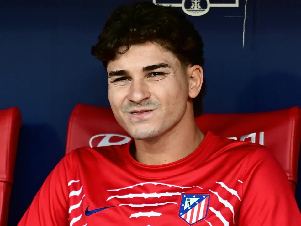 Julián Álvarez Nears Javier Pastore as New Agent After Hidalgo Split
