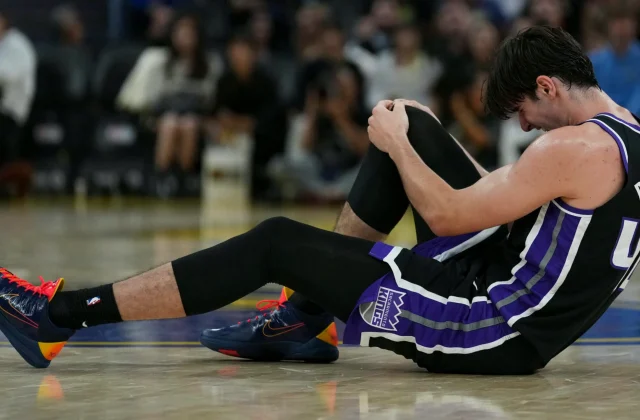 Maxime Raynaud Leaves Kings Preseason Loss in Wheelchair With Knee Injury
