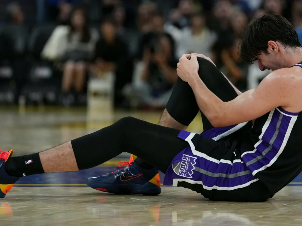 Maxime Raynaud Leaves Kings Preseason Loss in Wheelchair With Knee Injury
