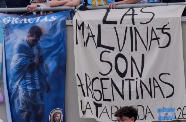 Malvinas Banners Reappear During Messi’s Argentina Farewell
