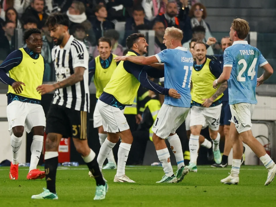 Lazio Crush Juventus 3-0 to Go Top of Serie A
