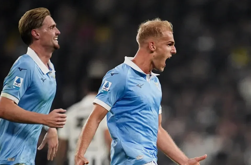 Lazio Thrash Juventus 3-0 to Stay Level with Inter atop Serie A