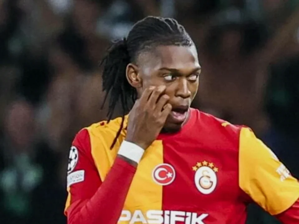 Rafael Leao Forced Off Soon After Galatasaray Debut Against Genclerbirligi