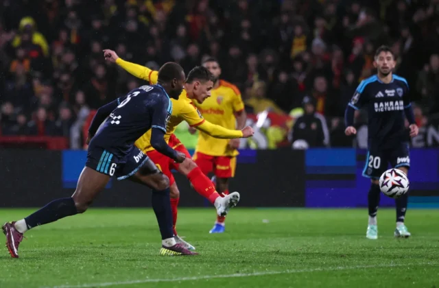 Thorgan Hazard’s Late Goal Sends Lens Past Paris FC in Ligue 1