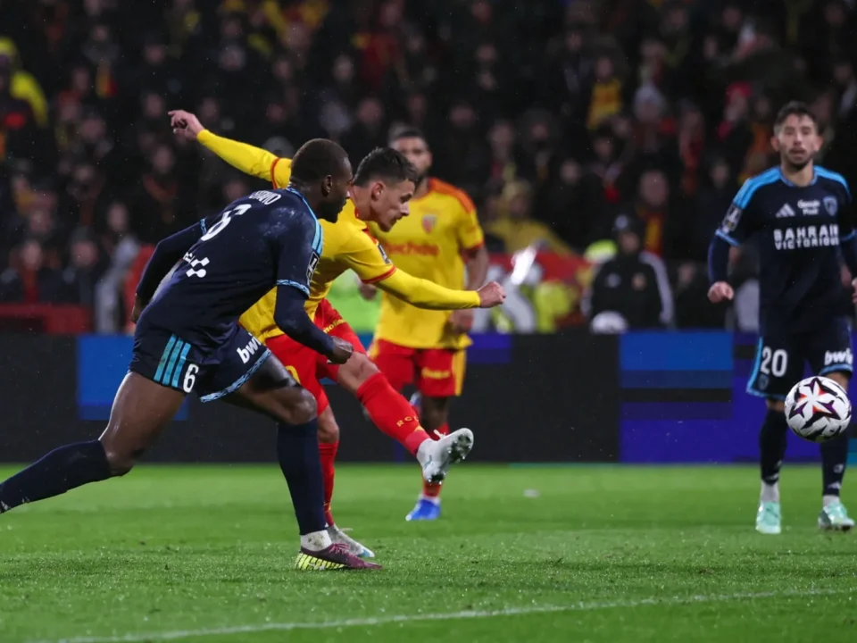 Thorgan Hazard’s Late Goal Sends Lens Past Paris FC in Ligue 1