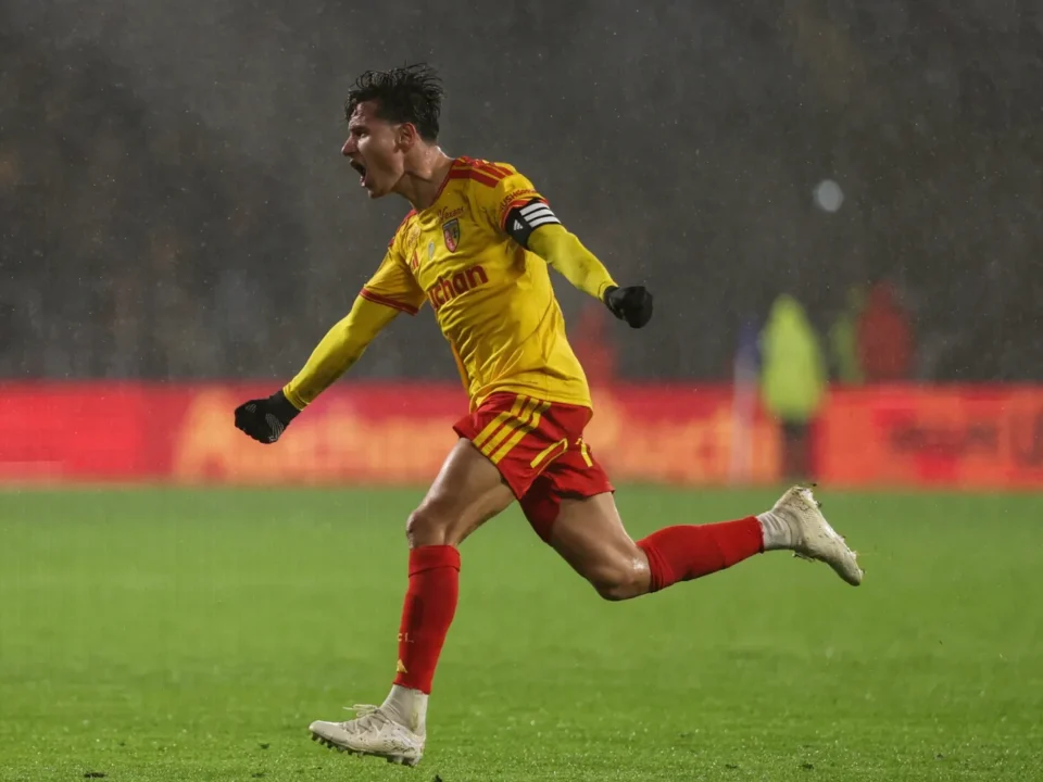 Florian Thauvin Stars in Lens Win Over Paris FC on 300th Ligue 1 Appearance