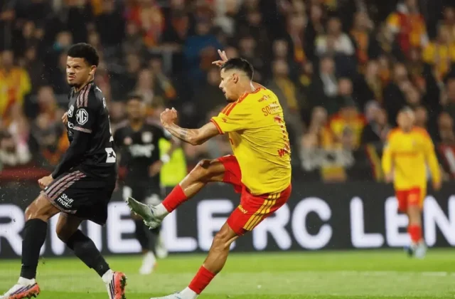 Lens Beat Lyon 2-1 to Deny Fonseca’s Side Ligue 1 Top Spot