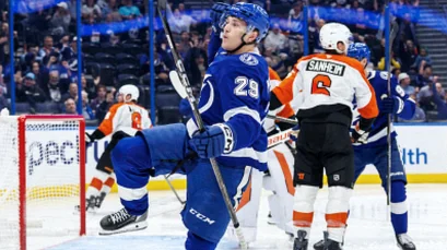 Mikheyev, Holmberg Lead Lightning Past Flyers 4-1