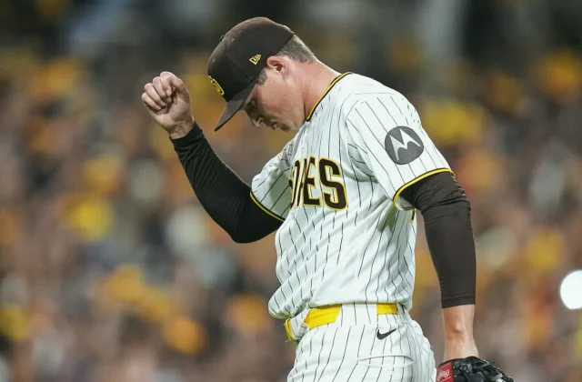 Padres Bullpen Slams Door on Cubs to Clinch Wild Card Series