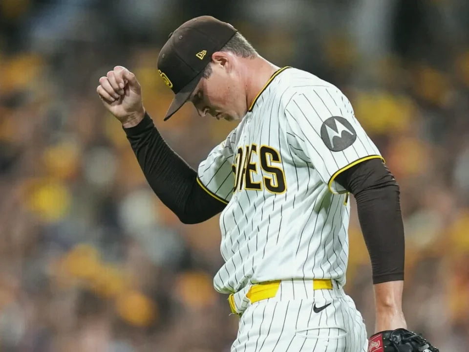 Padres Bullpen Slams Door on Cubs to Clinch Wild Card Series