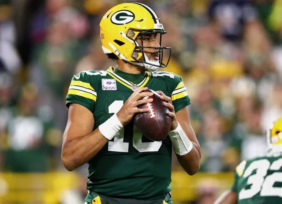 Packers’ Jordan Love Tests Lions Secondary With Deep Passing Surge