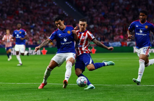 Lisandro Martínez Urges Manchester United Leaders to Back Squad Investment