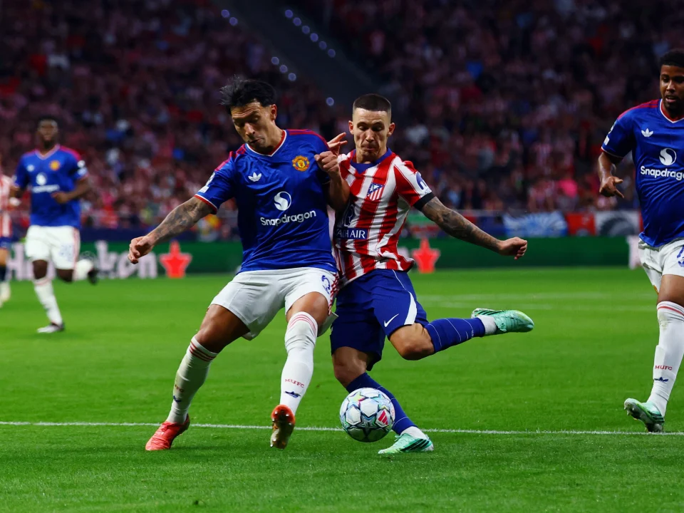 Lisandro Martínez Urges Manchester United Leaders to Back Squad Investment