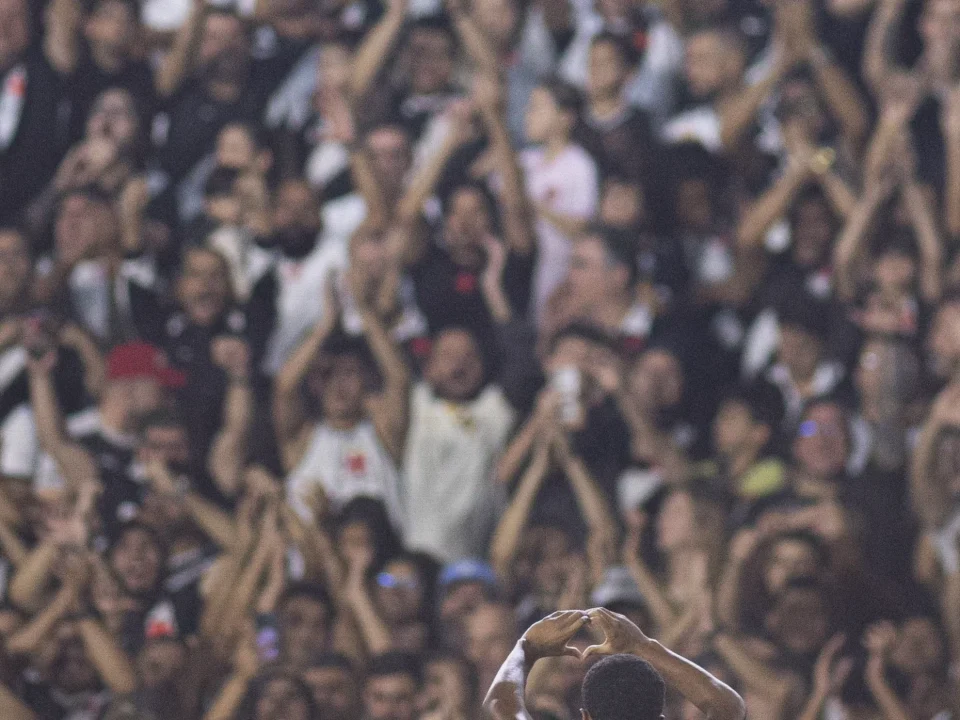 Vasco Fans Sell Out Maracana for Boca Clash in Hours