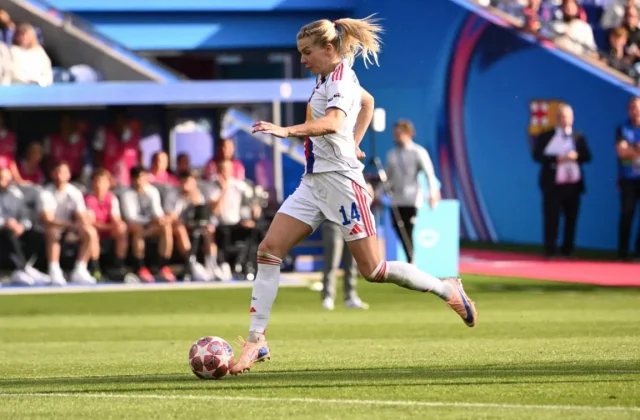 Lyon Women Hammer Toulouse 5-0 to Stay Top of Arkema Première Ligue