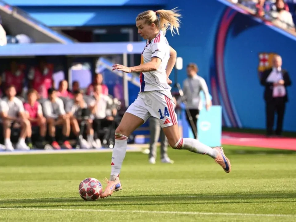 Lyon Women Hammer Toulouse 5-0 to Stay Top of Arkema Première Ligue