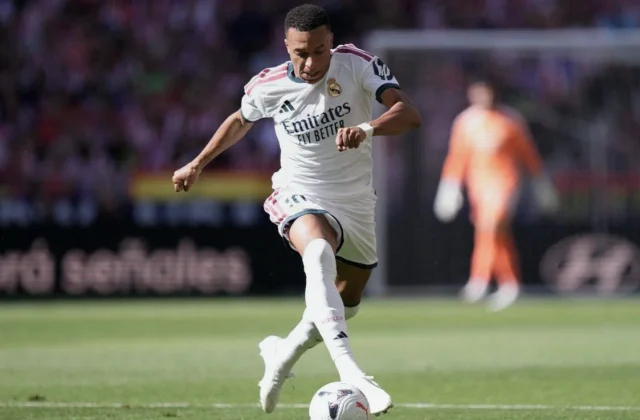 Kylian Mbappé Faces Scrutiny After Paris Nightclub Visit During Injury Layoff