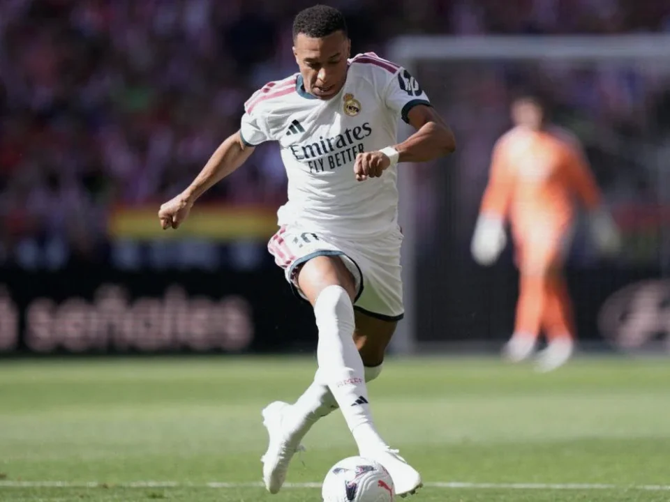 Kylian Mbappé Faces Scrutiny After Paris Nightclub Visit During Injury Layoff