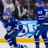 McKenna’s First NHL Power-Play Goal Lifts Maple Leafs Over Sharks